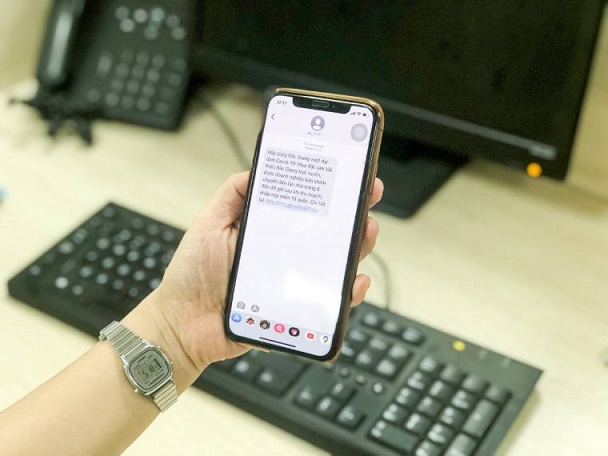 Bộ TT và TT nhắn tin vận động người dân cả nước mua trực tuyến vải thiều Bắc Giang